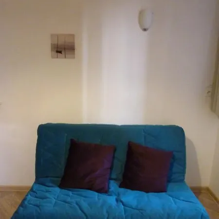 Joli Studio Au Calme En Face De La Gare
